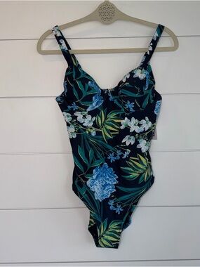 Old Navy One Piece Swimsuit Small NWT Underwire  Sweetheart Floral Navy Tropical